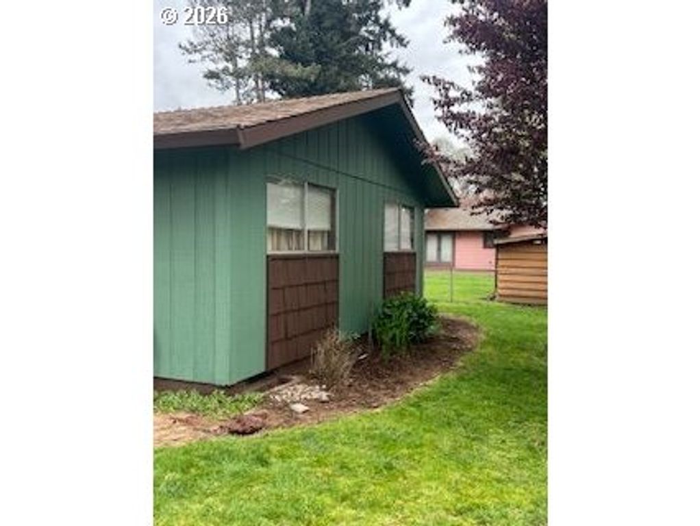 33821 Se OAK St, Scappoose, OR 97056