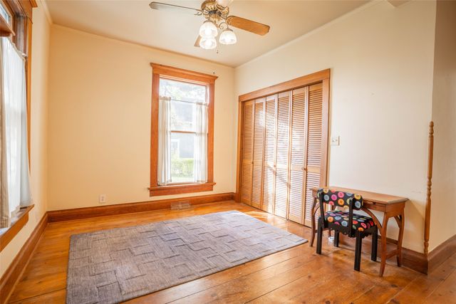 20 S Oak Park Avenue, Colfax, IA 50054