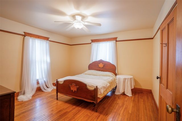 20 S Oak Park Avenue, Colfax, IA 50054