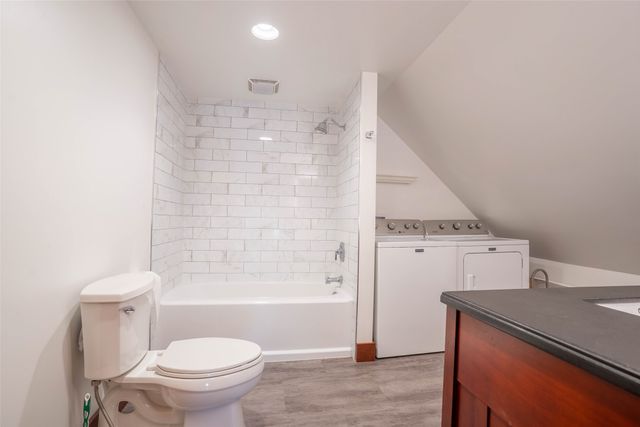 20 S Oak Park Avenue, Colfax, IA 50054