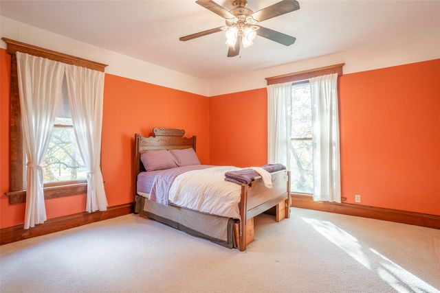 20 S Oak Park Avenue, Colfax, IA 50054