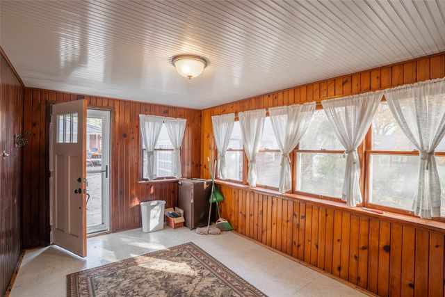 20 S Oak Park Avenue, Colfax, IA 50054