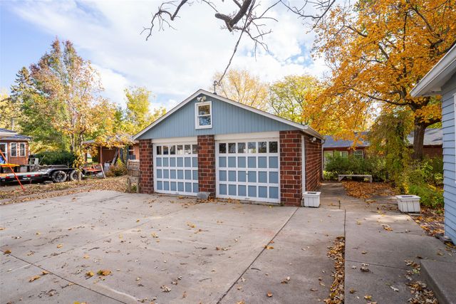 20 S Oak Park Avenue, Colfax, IA 50054