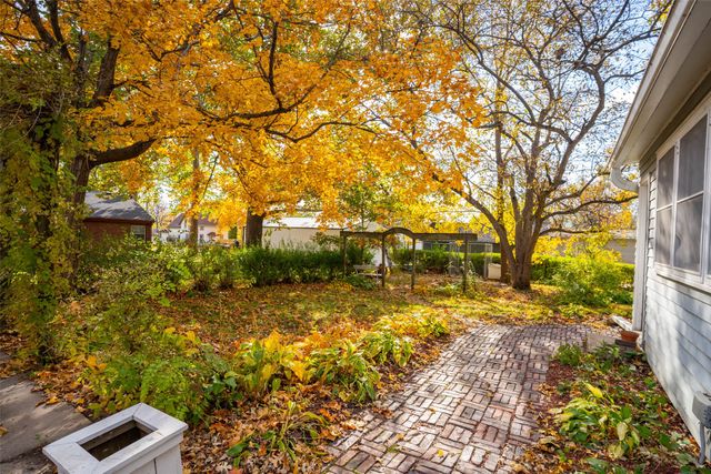 20 S Oak Park Avenue, Colfax, IA 50054