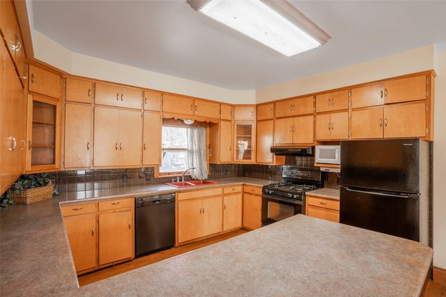 20 S Oak Park Avenue, Colfax, IA 50054