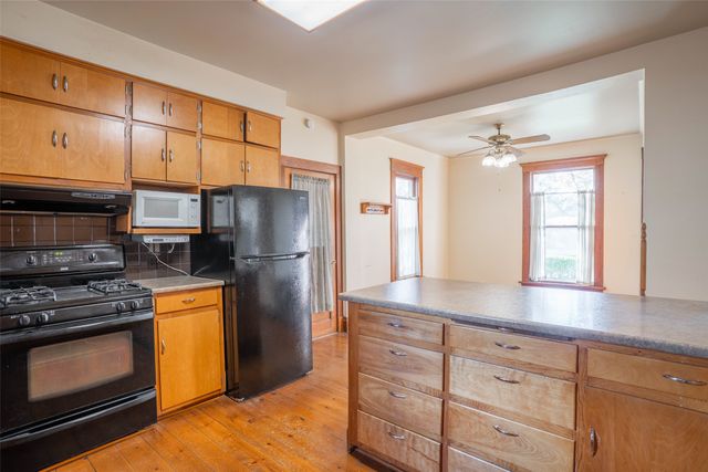 20 S Oak Park Avenue, Colfax, IA 50054