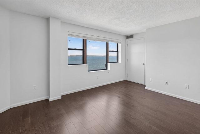 3 Seal Harbor Rd 632, Winthrop, MA 02152