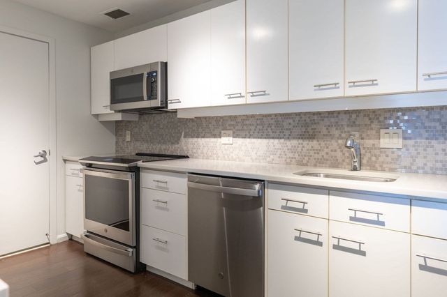 3 Seal Harbor Rd 632, Winthrop, MA 02152