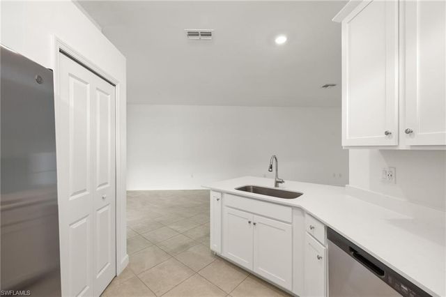 9077 Leatherwood LOOP, Lehigh Acres, FL 33936