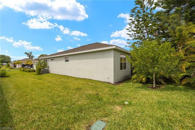 9077 Leatherwood LOOP, Lehigh Acres, FL 33936