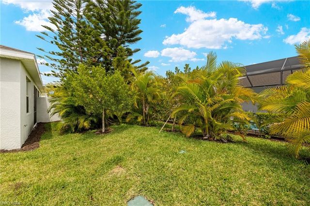 9077 Leatherwood LOOP, Lehigh Acres, FL 33936