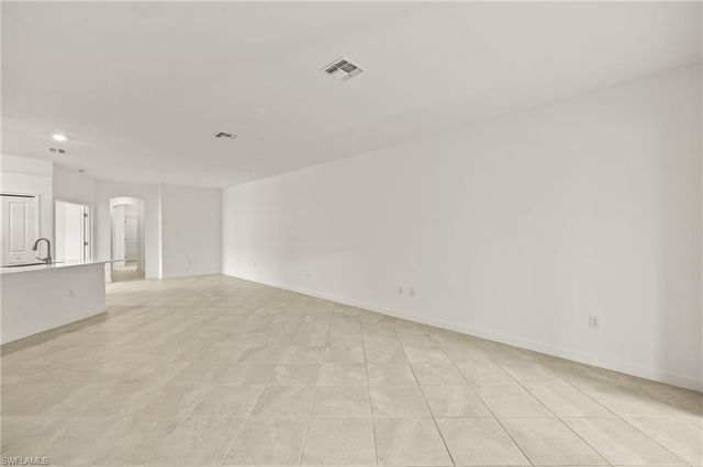 9077 Leatherwood LOOP, Lehigh Acres, FL 33936