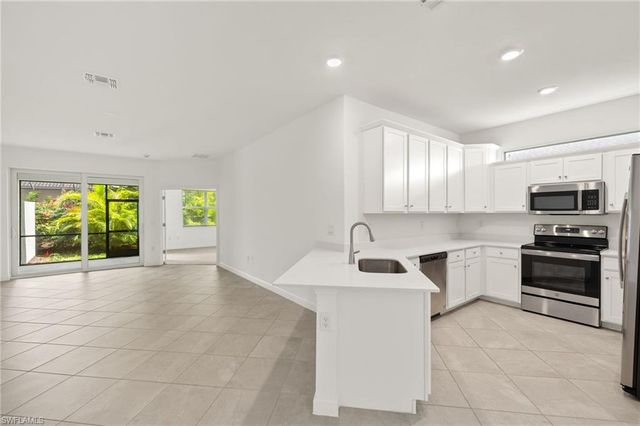 9077 Leatherwood LOOP, Lehigh Acres, FL 33936