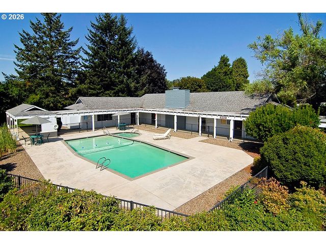 1475 GREEN ACRES Rd 83, Eugene, OR 97408