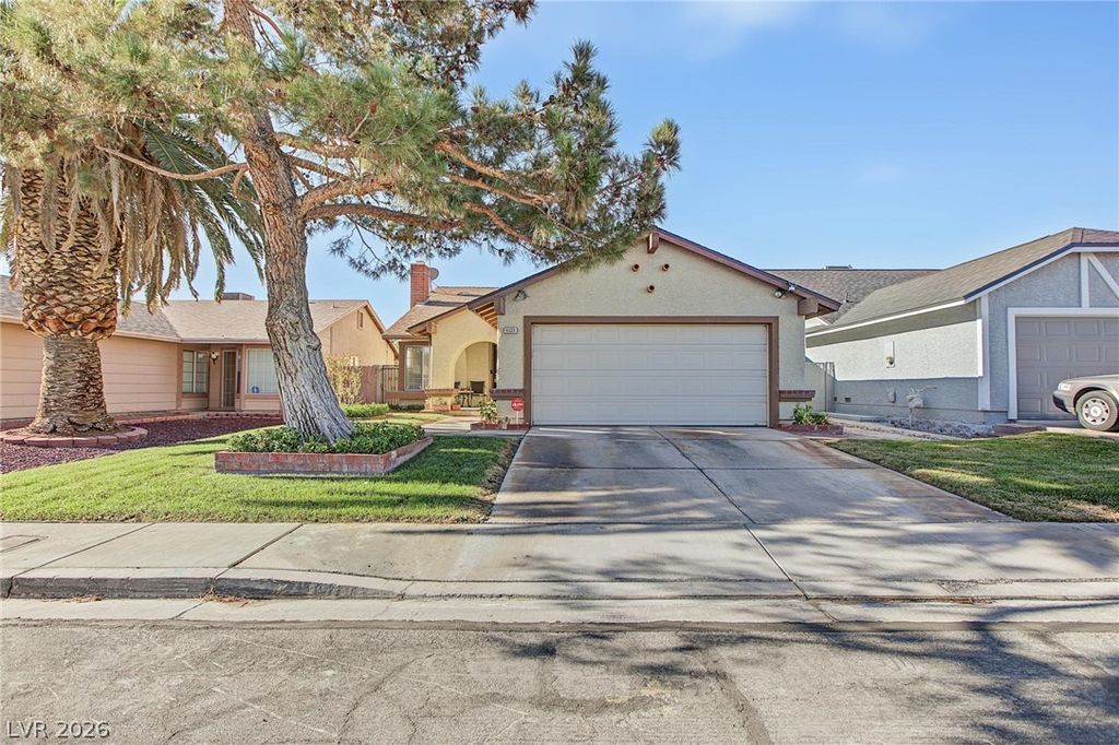 6333 Copperfield Avenue, Las Vegas, NV 89108 — exterior