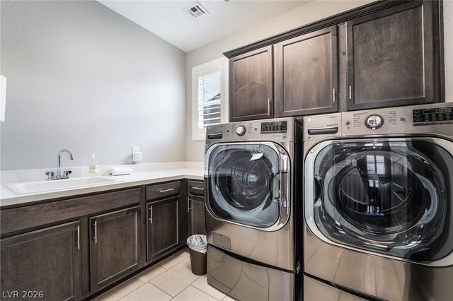 3038 Hushed Sonnet Avenue, Henderson, NV 89044