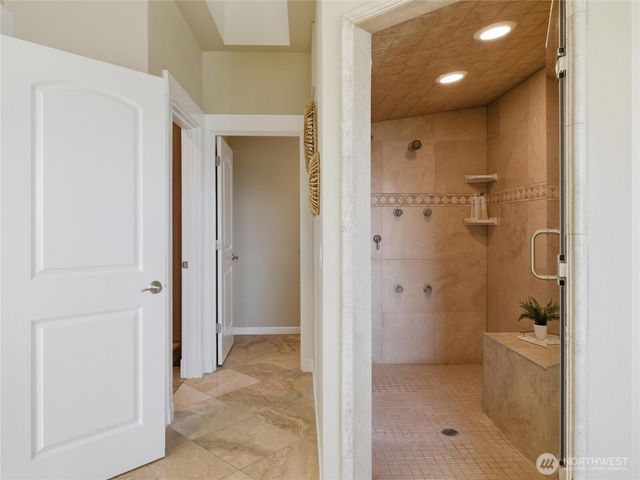 2510 Cascade Drive E, Roy, WA 98580