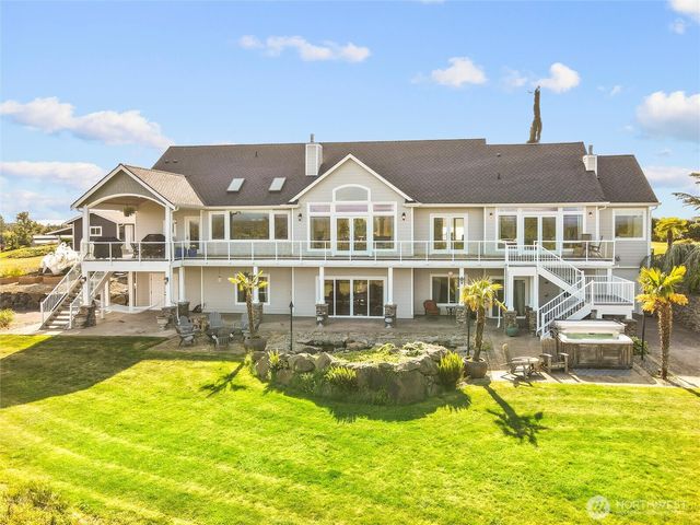 2510 Cascade Drive E, Roy, WA 98580