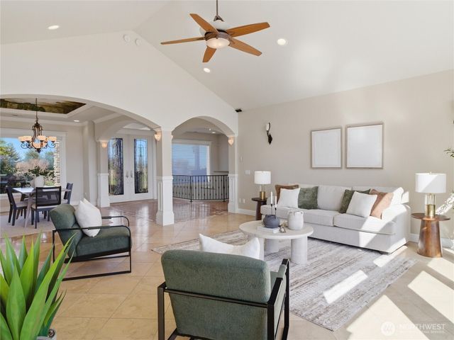 2510 Cascade Drive E, Roy, WA 98580