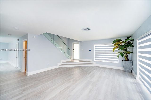 18660 NW 78th Ave 0, Hialeah, FL 33015