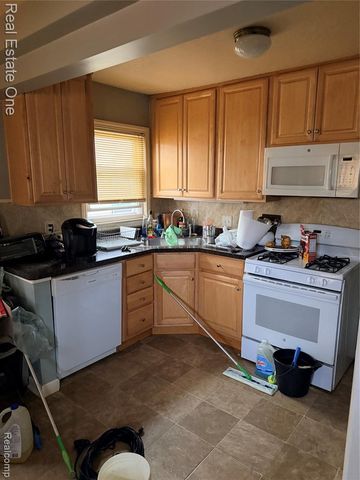 24701 New York Street, Dearborn, MI 48124