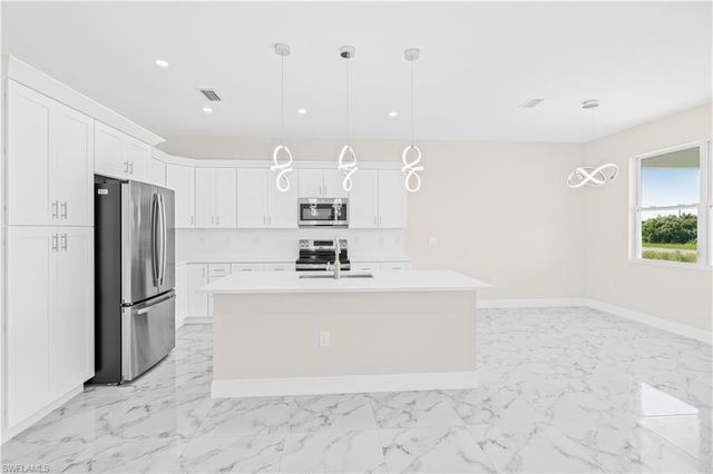 9051 W JUSTICE CIR, Labelle, FL 33935