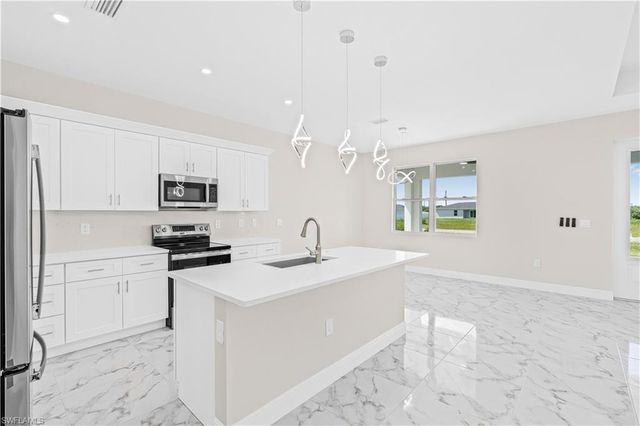 9051 W JUSTICE CIR, Labelle, FL 33935