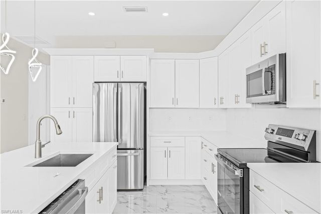 9051 W JUSTICE CIR, Labelle, FL 33935