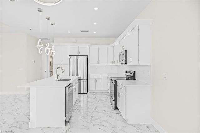 9051 W JUSTICE CIR, Labelle, FL 33935