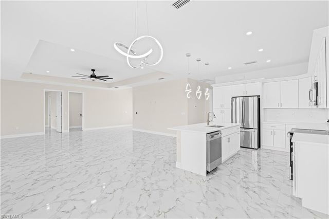 9051 W JUSTICE CIR, Labelle, FL 33935