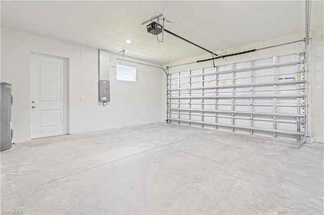 9051 W JUSTICE CIR, Labelle, FL 33935