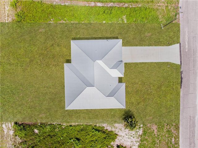 9051 W JUSTICE CIR, Labelle, FL 33935