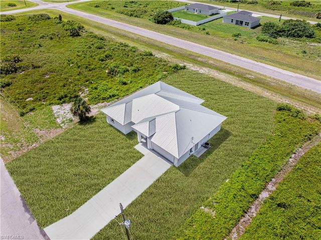 9051 W JUSTICE CIR, Labelle, FL 33935