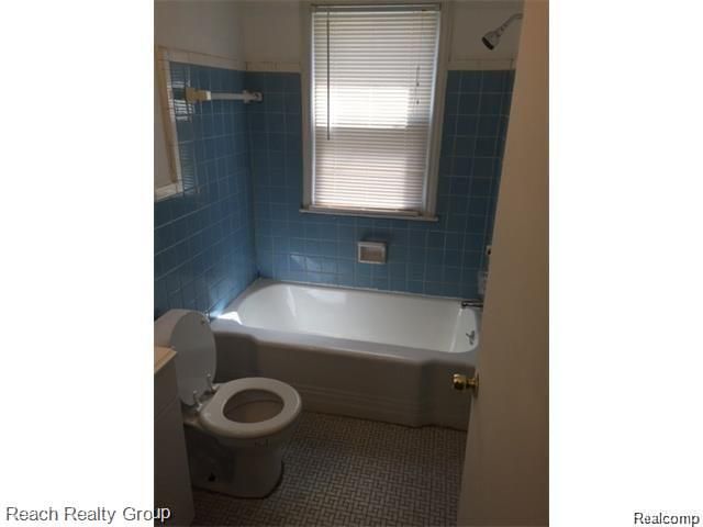 2256 E Remington Street, Detroit, MI 48234