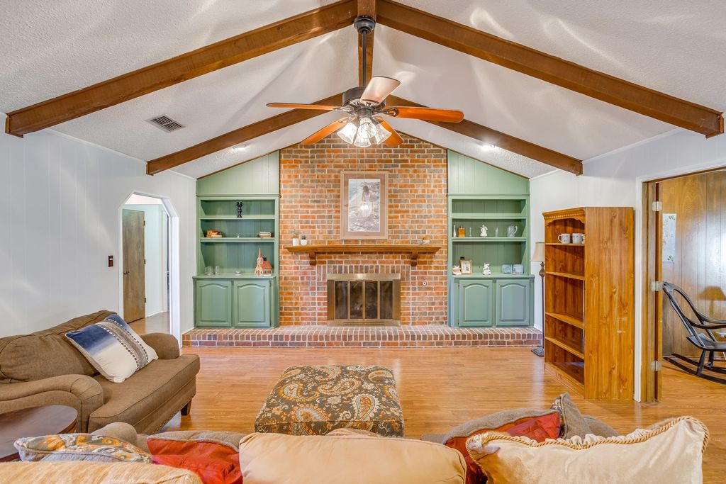 1405 Rockmoor Drive, Edgecliff Village, TX 76134 — photo 3