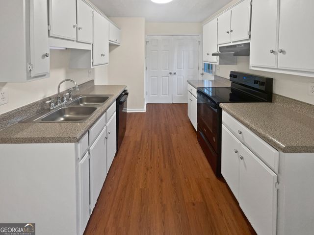 4060 Grand Prix Street, Cumming, GA 30041