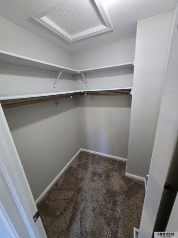 6121 Fleetwood Drive, Lincoln, NE 68516