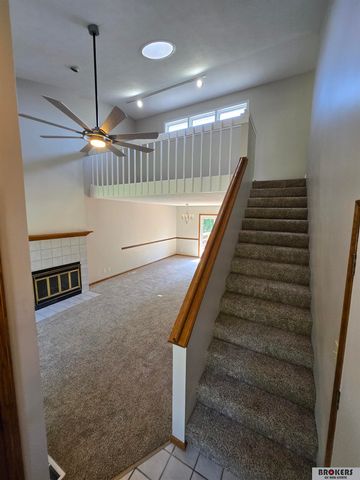 6121 Fleetwood Drive, Lincoln, NE 68516