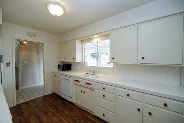 3300 Lord Ave, Modesto, CA 95350