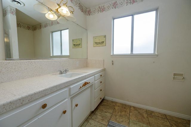 3300 Lord Ave, Modesto, CA 95350