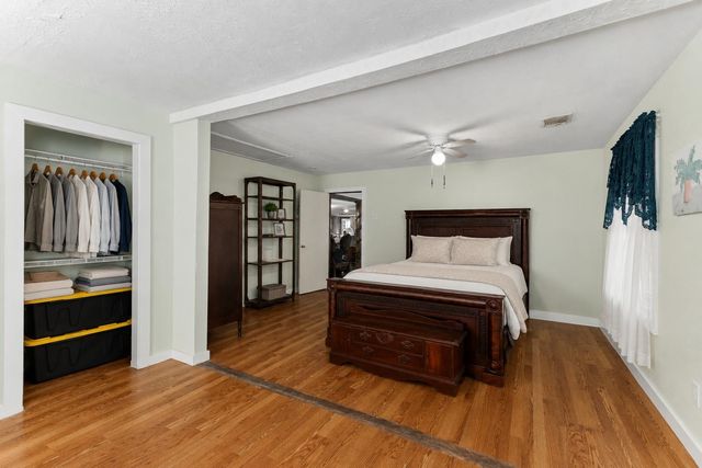 1009 Private Road 1024, Hallettsville, TX 77964