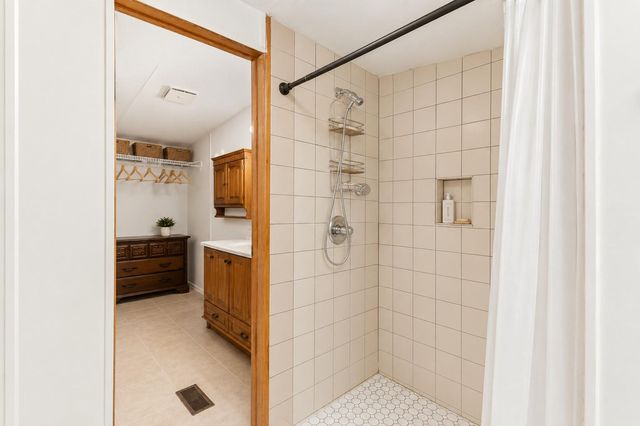 1009 Private Road 1024, Hallettsville, TX 77964
