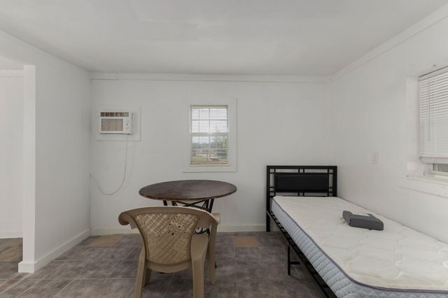 1009 Private Road 1024, Hallettsville, TX 77964