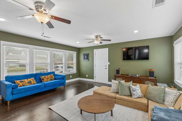 2501 Lotus Avenue, Fort Worth, TX 76111