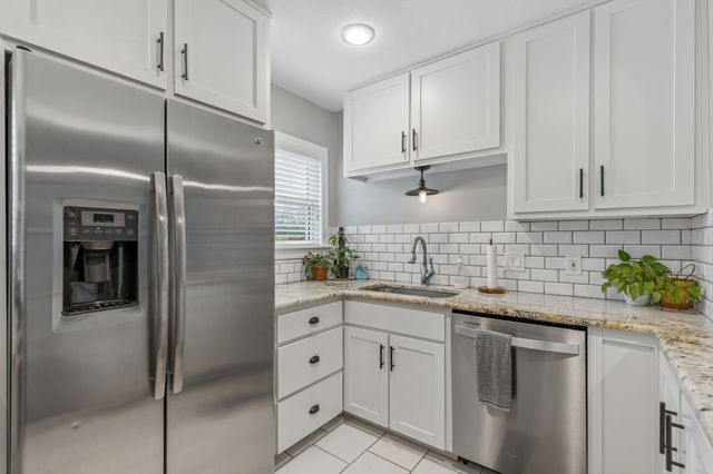 2501 Lotus Avenue, Fort Worth, TX 76111