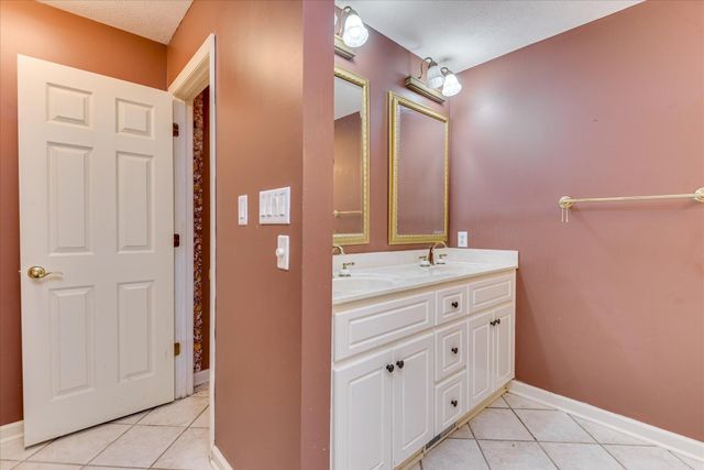 15 Lilypond Court, Aiken, SC 29803