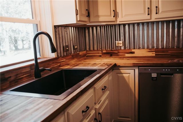 87 Armstrong Road, Lansing, NY 14882