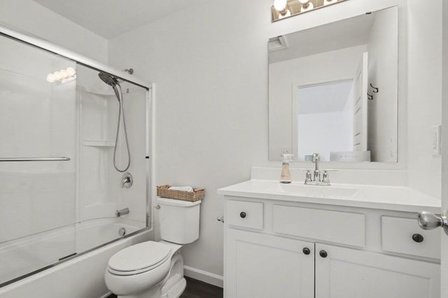 1734 Burr Pond Lane, Schoolcraft Twp, MI 49097