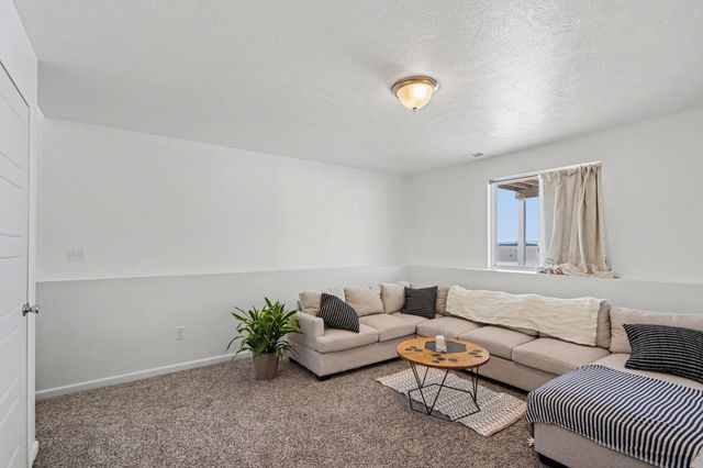 1734 Burr Pond Lane, Schoolcraft Twp, MI 49097