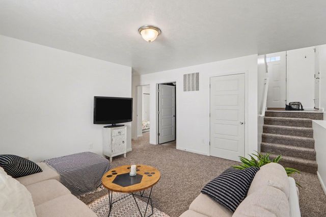 1734 Burr Pond Lane, Schoolcraft Twp, MI 49097